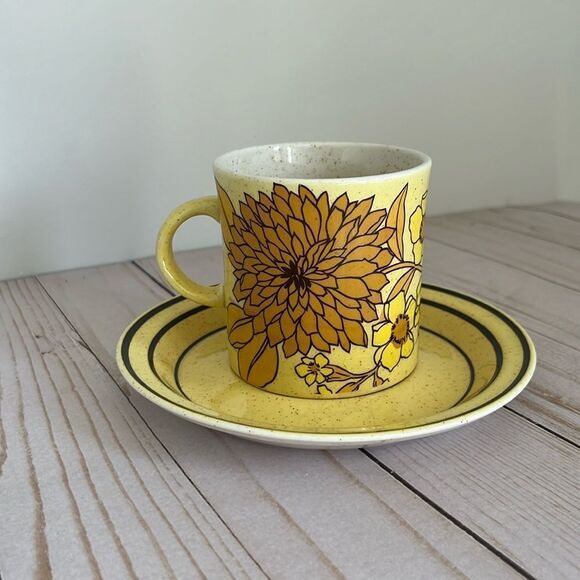Vintage MCM Brendan tea cup and saucer - Picture 1 of 7
